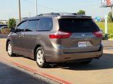 Used 2018 Toyota Sienna LE image 5
