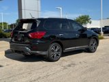 Used 2018 Nissan Pathfinder Platinum image 3