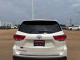 Used 2017 Toyota Highlander LE image 3
