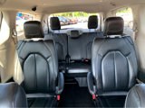 Used 2022 Chrysler Pacifica Touring-L image 6