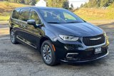 New 2023 Chrysler Pacifica Limited w/ Uconnect Theater Family Group image 2