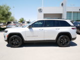 Used 2024 Jeep Grand Cherokee Altitude image 3