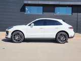 Certified 2022 Porsche Macan image 2