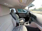 Used 2017 Hyundai Elantra SE image 3