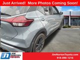 Used 2022 Nissan Kicks SV image 2