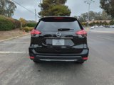 Used 2018 Nissan Rogue SL image 3