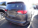 Used 2019 Chrysler Pacifica Touring-L w/ Advanced Safetytec Group image 4
