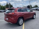Used 2017 Jeep Cherokee Overland w/ Technology Group image 5