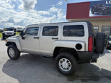 Used 2009 HUMMER H3 image 2