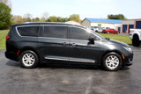 Used 2020 Chrysler Pacifica Touring-L image 3