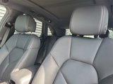 Certified 2024 Porsche Macan image 5