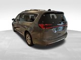 Used 2023 Chrysler Pacifica Limited image 2