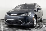 Used 2020 Chrysler Pacifica Touring-L image 2