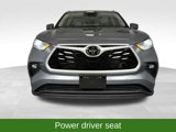Used 2021 Toyota Highlander XLE image 3