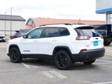 Used 2023 Jeep Cherokee Altitude Lux image 3