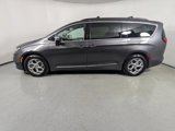 Certified 2023 Chrysler Pacifica Limited image 4