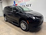 Used 2022 Chrysler Voyager LX image 2