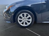 Used 2022 Toyota Corolla LE image 3