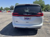 Used 2022 Chrysler Pacifica Touring-L image 5