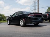 Used 2017 Dodge Charger SE image 4