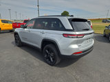 Used 2023 Jeep Grand Cherokee Altitude image 3