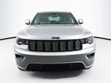 Used 2017 Jeep Grand Cherokee Altitude image 2