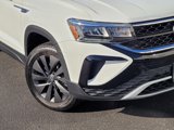 Certified 2022 Volkswagen Taos S image 2