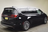 New 2025 Chrysler Pacifica Select image 4