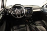 Used 2022 Volvo XC40 T4 Momentum image 2