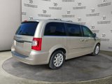Used 2015 Chrysler Town & Country Touring image 5