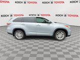 Used 2015 Toyota Highlander LE image 2
