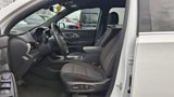 Used 2023 Chevrolet Traverse LT image 2