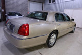 Used 2010 Lincoln Town Car Signature Limited image 6