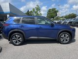 Used 2022 Nissan Rogue SV image 2
