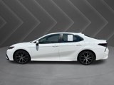 Used 2024 Toyota Camry SE image 2