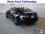 Used 2022 Toyota Camry SE image 3