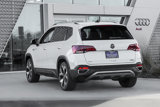 Used 2022 Volkswagen Taos SEL w/ Panoramic Sunroof Package image 4