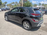 Used 2023 Hyundai Kona SE image 5