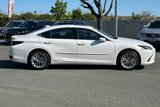 Certified 2022 Lexus ES 300h w/ Luxury Package image 3