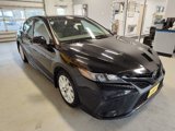 Used 2022 Toyota Camry SE image 3