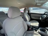 Used 2017 Hyundai Elantra SE image 4