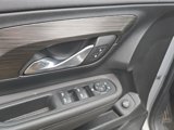 Used 2022 GMC Terrain SLE w/ Driver Convenience Package image 4