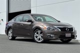 Used 2013 Nissan Altima 3.5 SL w/ Technology Pkg image 2