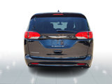 Used 2022 Chrysler Voyager LX image 5