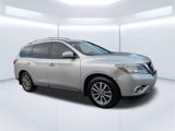 Used 2016 Nissan Pathfinder SV w/ Trailer Tow Package image 2