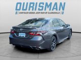 Used 2023 Toyota Camry SE image 3