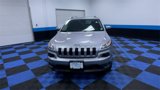Used 2018 Jeep Cherokee Latitude w/ Cold Weather Group image 3