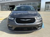 Used 2022 Chrysler Pacifica Touring-L image 2