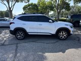 Used 2021 Kia Seltos SX w/ SX Sunroof Package image 2