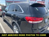 Used 2017 Kia Sorento LX image 3